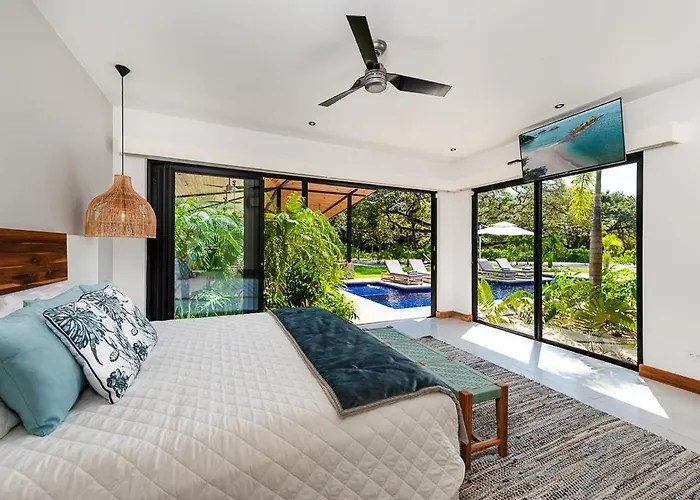 Beachside Bliss 4br Lux Villa, Pool, Terrace, Golf