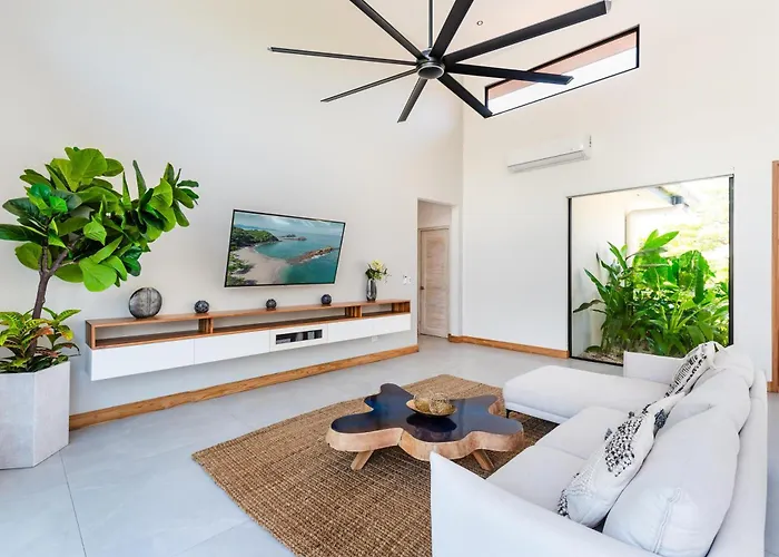 Villa Beachside Bliss 4br Lux Villa, Pool, Terrace, Golf